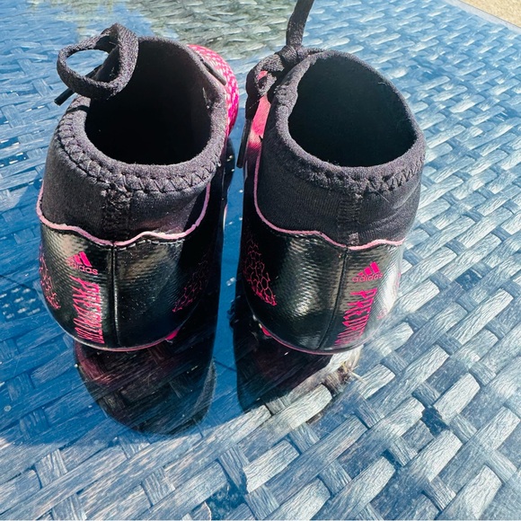 Adidas Predator Freak 4 FXG Youth 2 Pink Black Soccer Cleats Shoes FW7535 - Picture 7 of 10